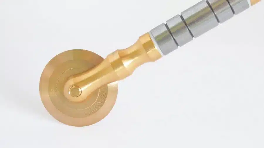 Teigrad mit 2 Messern – Bild 2