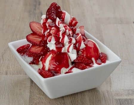 Joghurtbecher Erdbeer