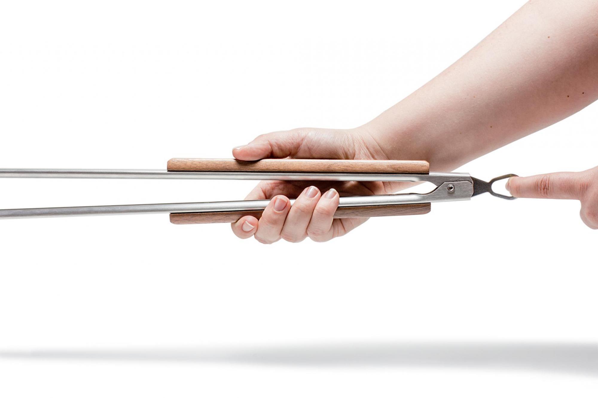 Petromax Grill- und Kohlenzange groß – Bild 2